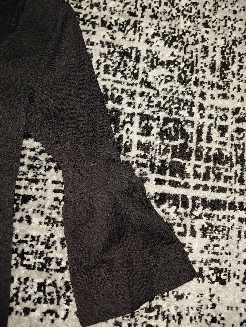 Bailey 44 Bell Sleeve "Revolver" Crepe Sheath Dress | NWOT | Black | Size Medium - Picture 6 of 13